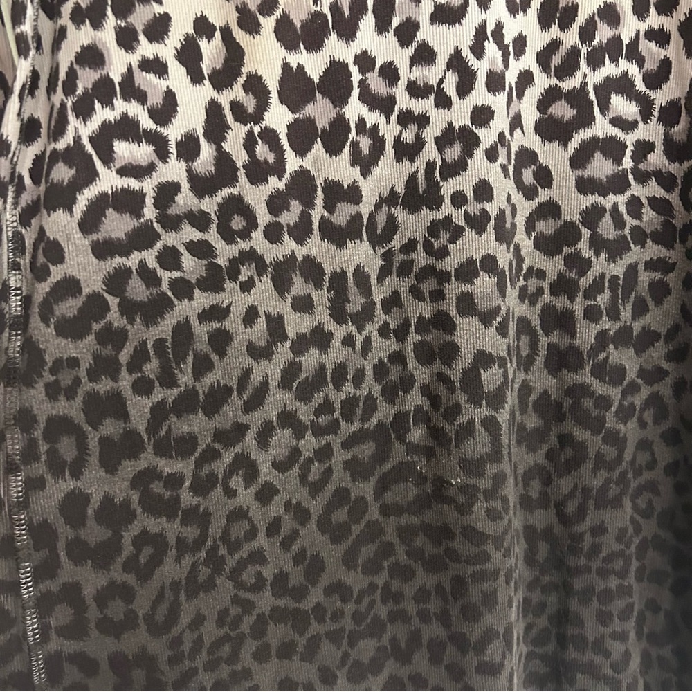 Leopard Print Top - Picture 3 of 7